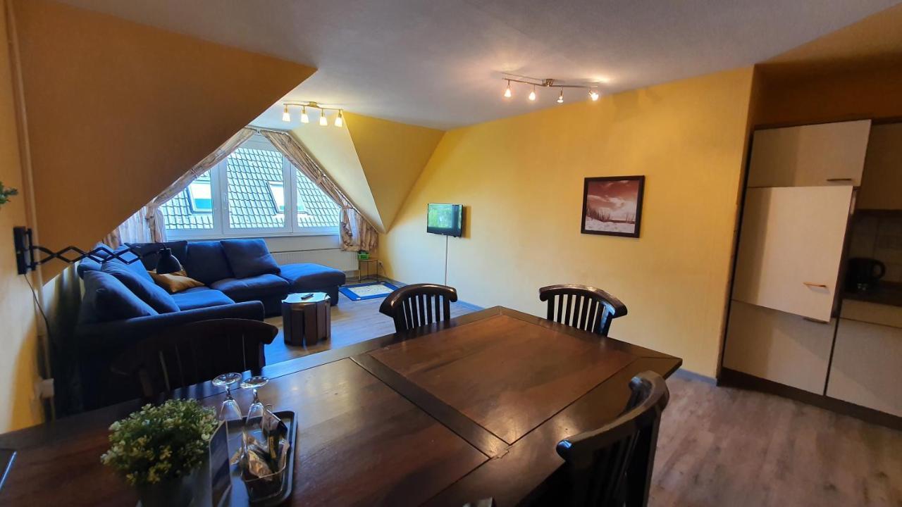 Friesenmeer Ferienwohnung Drei ベンサージール エクステリア 写真